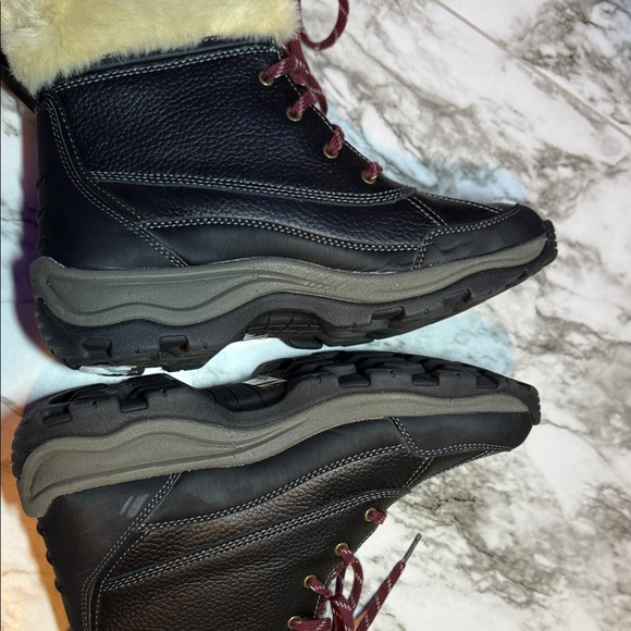 Clarks Black with Cream Faux Fur Winter Style Boots with NWOT SZ 9 - Picture 9 of 13